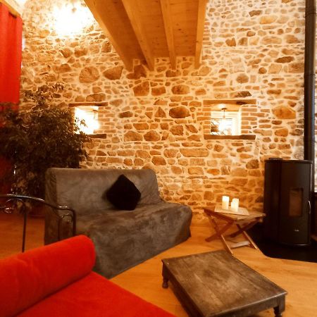 Saint-Angel  La Grange De Marie A St Angel - Magnifique Grange Renovee En Loft Pour 1 A 6 Pers 빌라 외부 사진