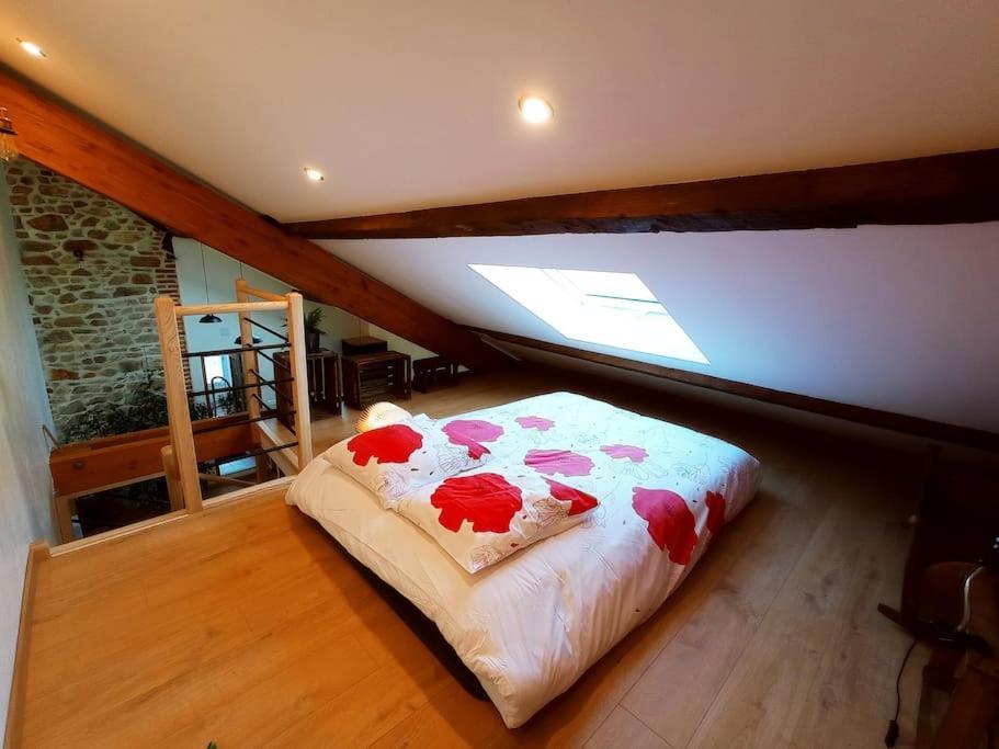 Saint-Angel  La Grange De Marie A St Angel - Magnifique Grange Renovee En Loft Pour 1 A 6 Pers 빌라 외부 사진