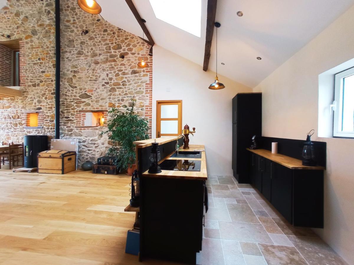 Saint-Angel  La Grange De Marie A St Angel - Magnifique Grange Renovee En Loft Pour 1 A 6 Pers 빌라 외부 사진